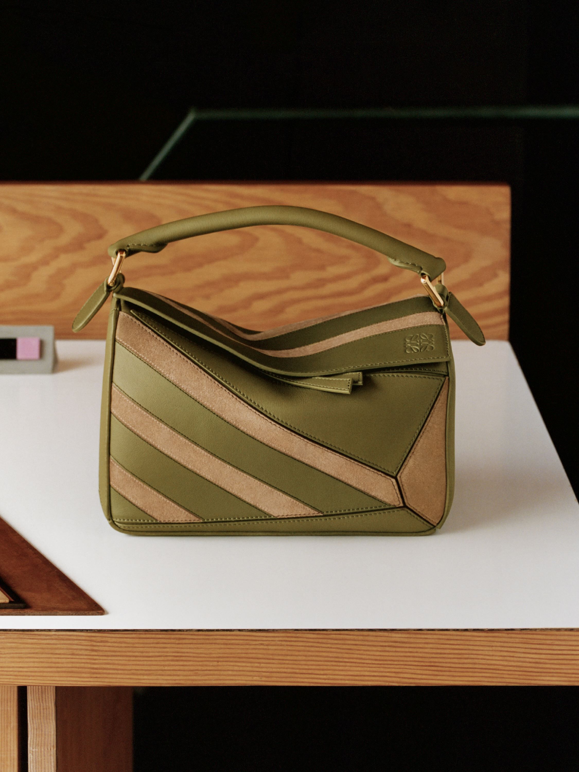 【稀少　未使用品】LOEWE レザー手袋 サイズ8 キャメルカラー 稀少 未使用品】LOEWE レザー手袋 サイズ8 キャメルカラー 2025